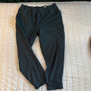 Quince Women’s Heather Green Flowknit Midrise Jogger Size M